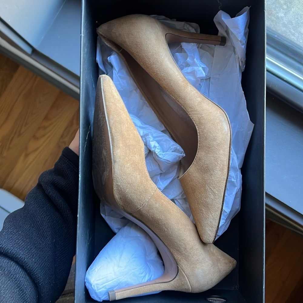 Banana Republic Madison Pump - size 7, like new condition